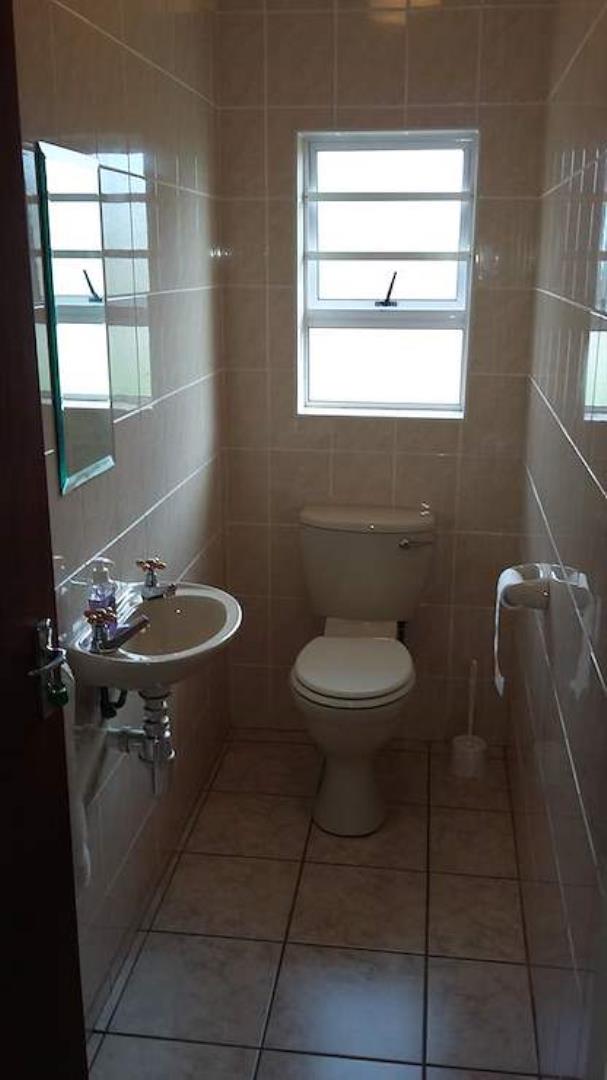 766526_Guest_toilet.jpg